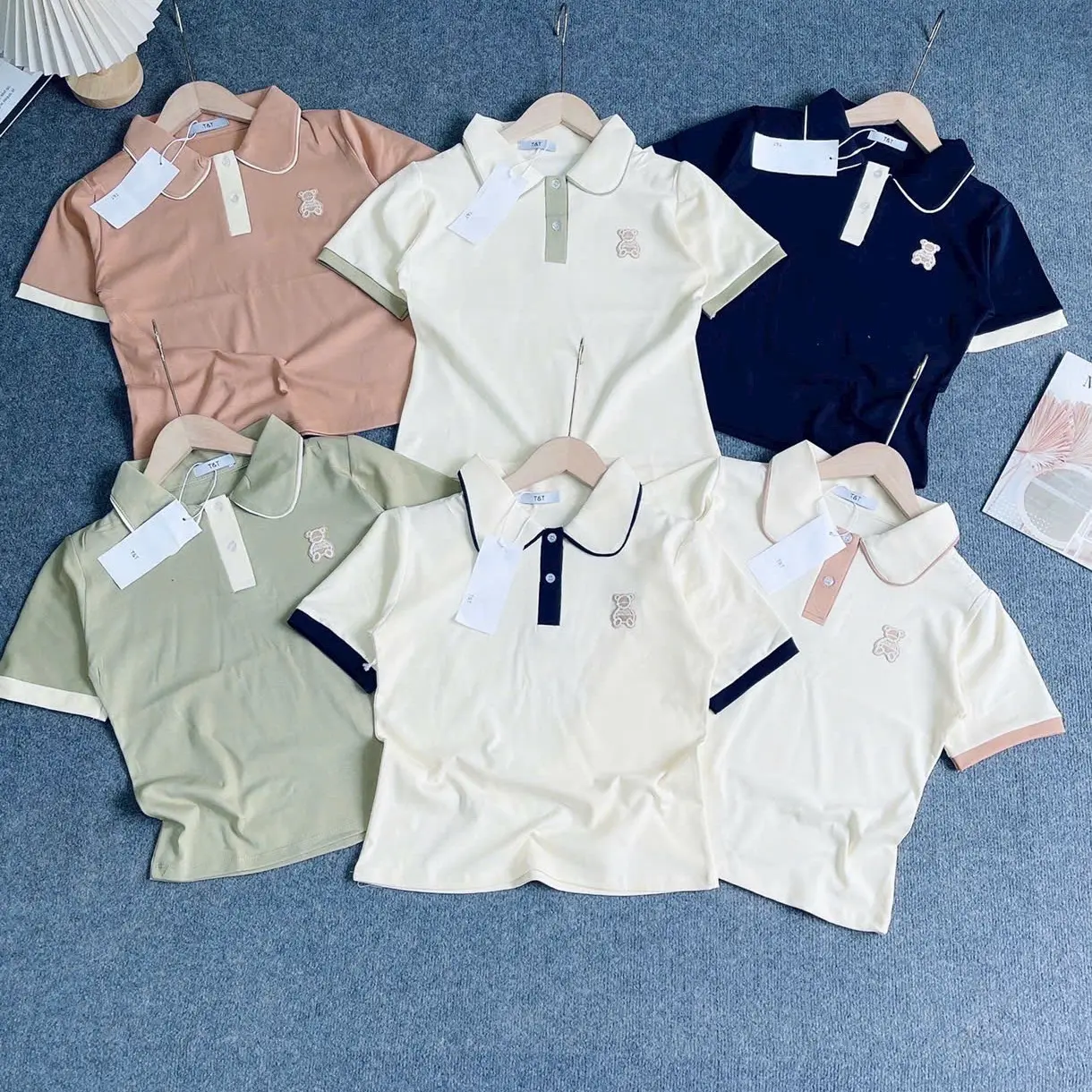 Áo thun Thêu Gấu chất  Borip Cotton polo cổ trụ co giản 4 chiều from áo dáng ôm phối viền cổ   - Mã Cổ trụ  Nữ viền thêu Gấu