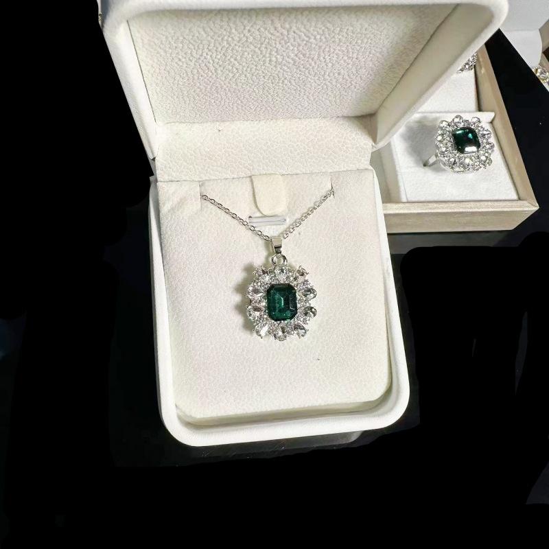 Simple Super Shiny Elegant Emerald Set Rings Necklace Frosty Style Stud Earrings Online Influencer Necklace TikTok Cross-Border Hot Sale 5