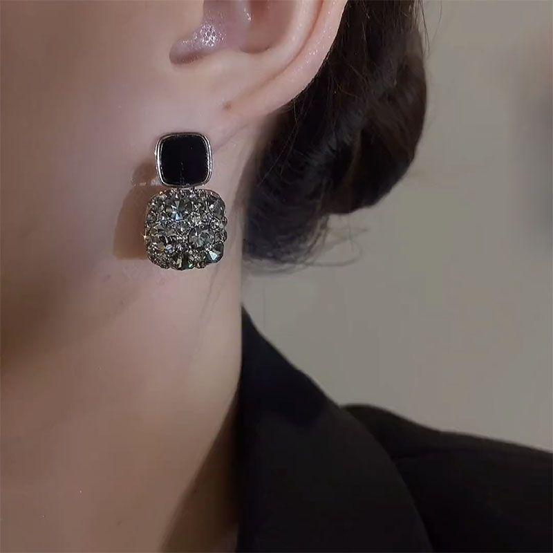 Vintage Black Crystal Square Earrings Fashion Statement Rhinestone Drop Earrings for Women Wedding Jewelry Personality Gifts 6