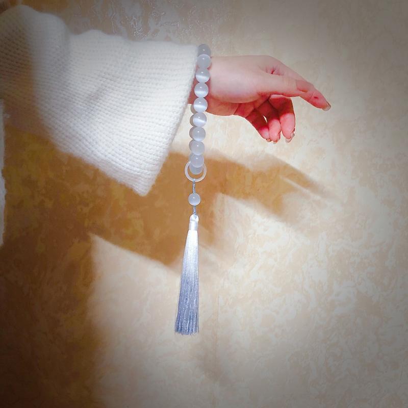Product Introduction of Ancient Style White Moonlight - Cat's Eye Stone Handheld She Tai Cui Hanfu Tassel Hand Spinner Ancient Style Cultural Play Soft Bracelet for Men 6