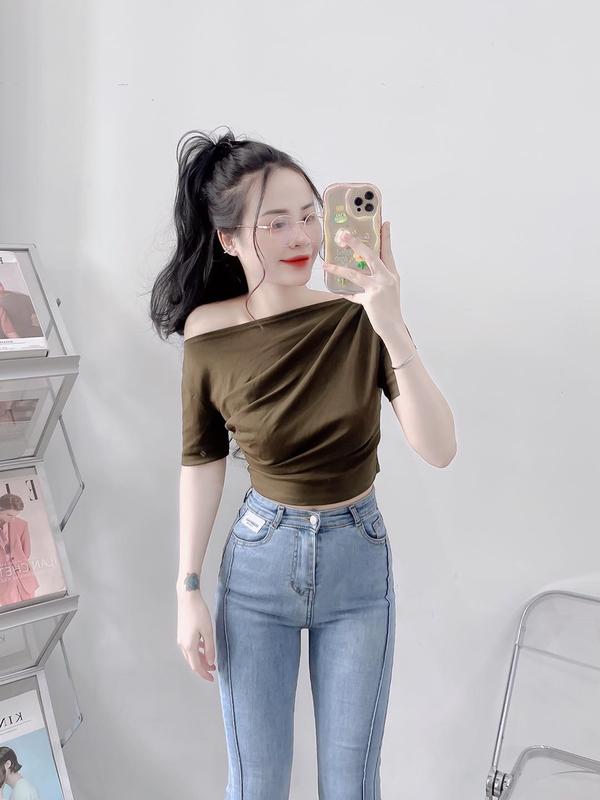 Áo thun nữ tay ngắn trễ vai nhúm eo [CHĂMCHĂMM65] Top Cổ Tròn Women Croptop cá tính trơn áonuxinh áo trễ vai lọ lem siết xẻ áothunnu vạt body vua thái áo  trễ  vai  nữ đồ y2k thunqc quà nao quần lộ