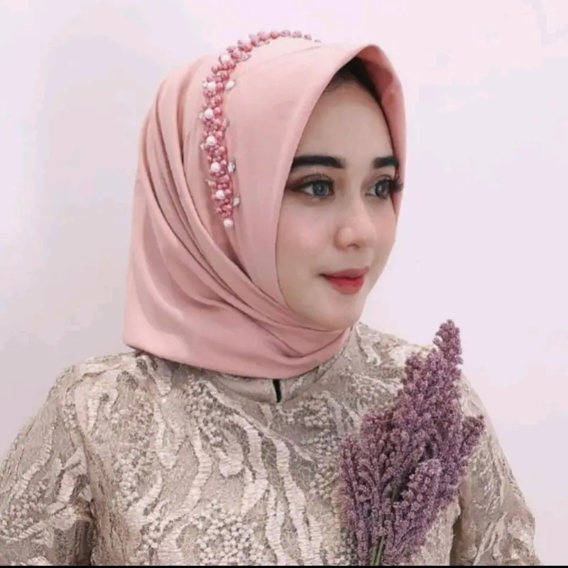 Hijab Segi Empat Payet / Jilbab Payet Segi Empat / Bella Square Payet Mutiara / Kerudung Segi Empat Payet / Jilbab Payet Bella Square 6