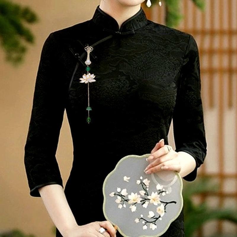 Product Introduction of Ghim Cài Mặt Dây Chuyền Phong Cách Cổ Trang, Thiết Kế Hoa Sen Fritillary Và Hoa Sen, Quá Trọng Lượng, Bước Đi Bước Đi, Dành Cho Nữ, Phụ Kiện Quần Áo Trà Trang Phục Truyền Thống Trung Quốc Cao Cấp Women 17