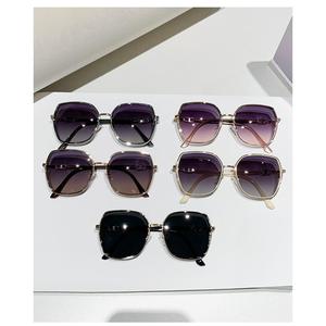 แว่นกันแดดผู้หญิง กันลม กันยูวี กรอบใหญ่ หน้าใหญ่ บาง แว่นกันแดดโพลาไรซ์ ระดับไฮเอนด์ สำหรับผู้หญิง