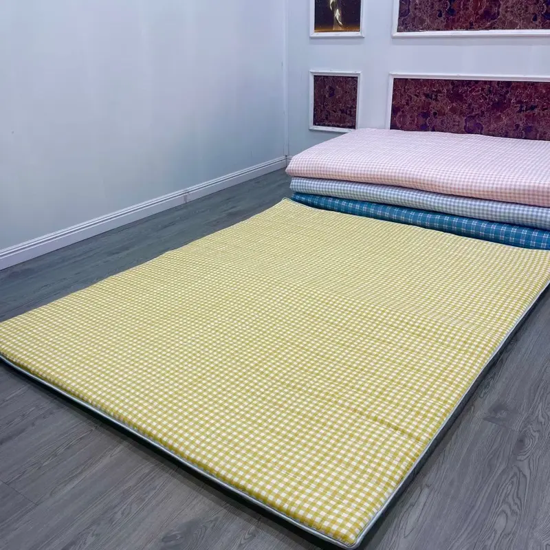 Đệm toper thế hệ mới (Size nhỏ)giá tại xưởng dày 3-4cm, mềm mại êm ái, lót bông tấm êm ái, vỏ đệm có thể tháo giặt thoải mái 2