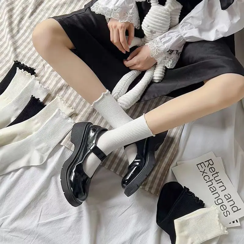 Kaos kaki renda jamur kaos kaki pertengahan betis wanita dengan kaos kaki Mary Jane yang lucu 3