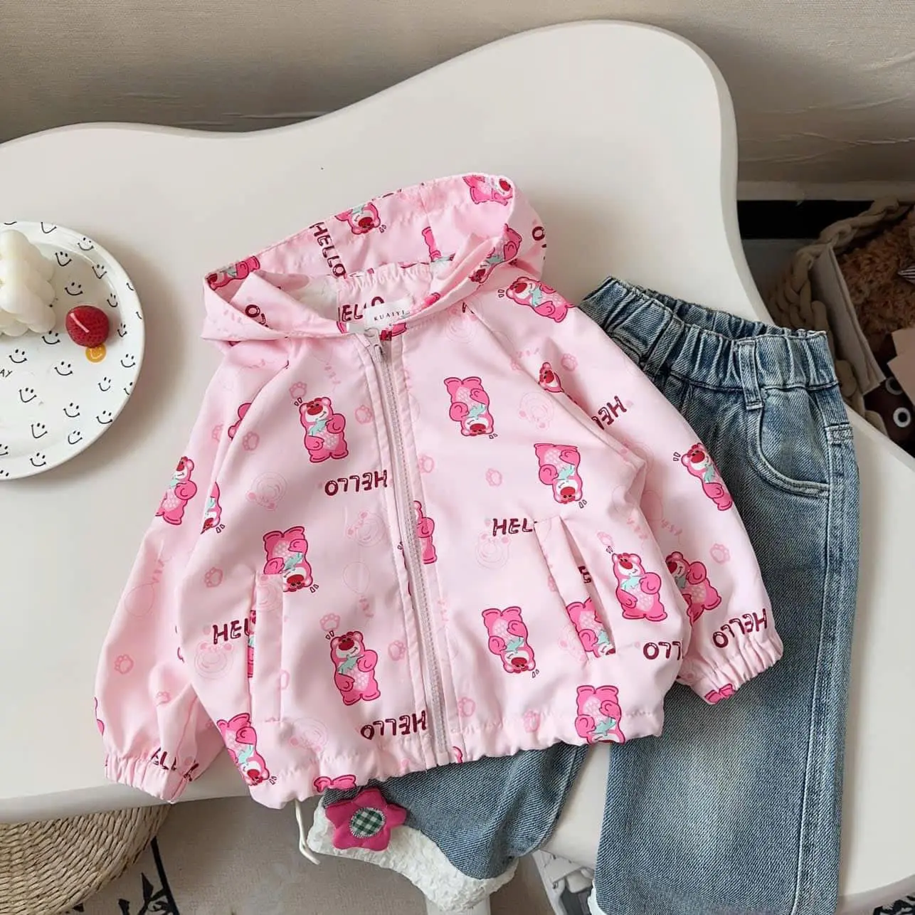 Áo khoác gió hình gấu dâu 2 lớp
