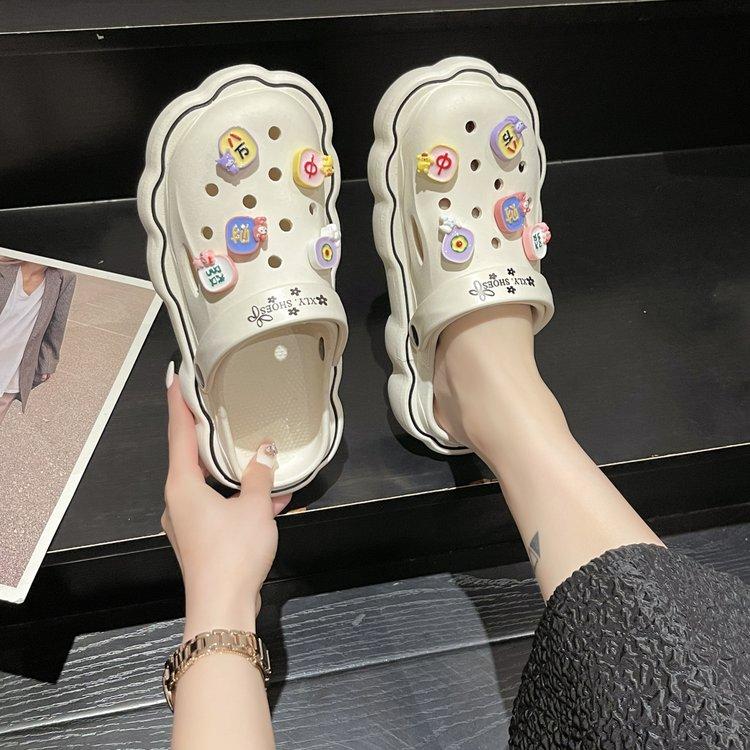 Product Introduction of Hole Shoes Eva Women's Platform plus Height Increasing Summer Outer Wear Closed Toe Non-Slip Deodorant Cartoon New Cool Beach 17