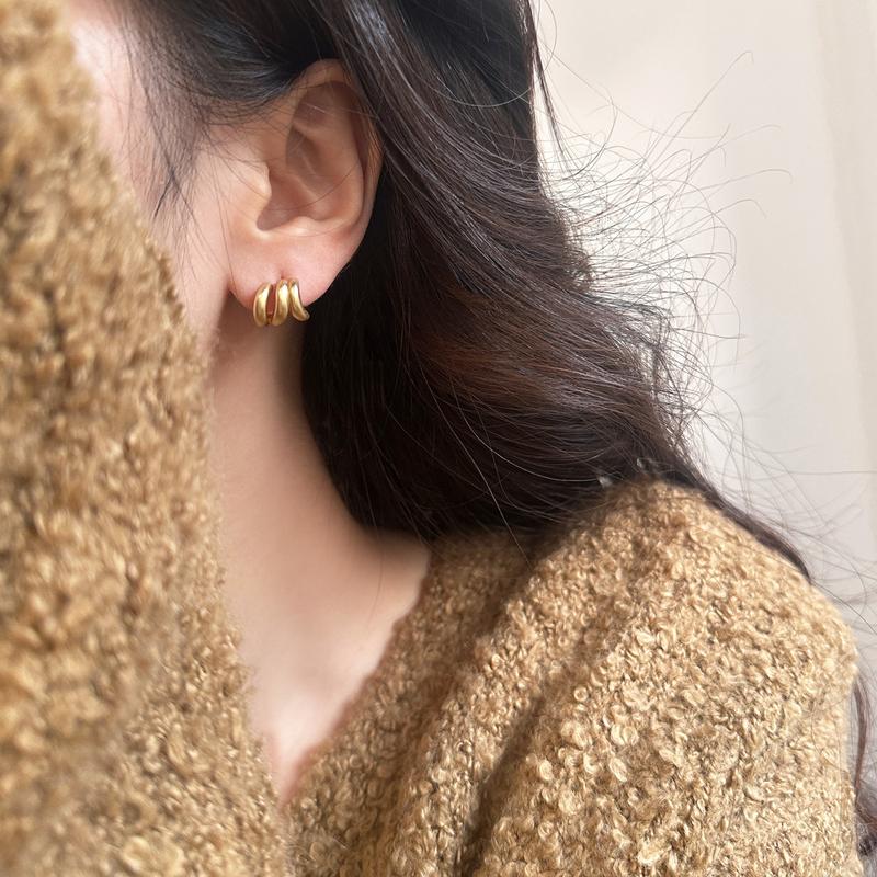Product Introduction of Earrings Light Luxury High-Grade Earrings Temperament 0123 3
