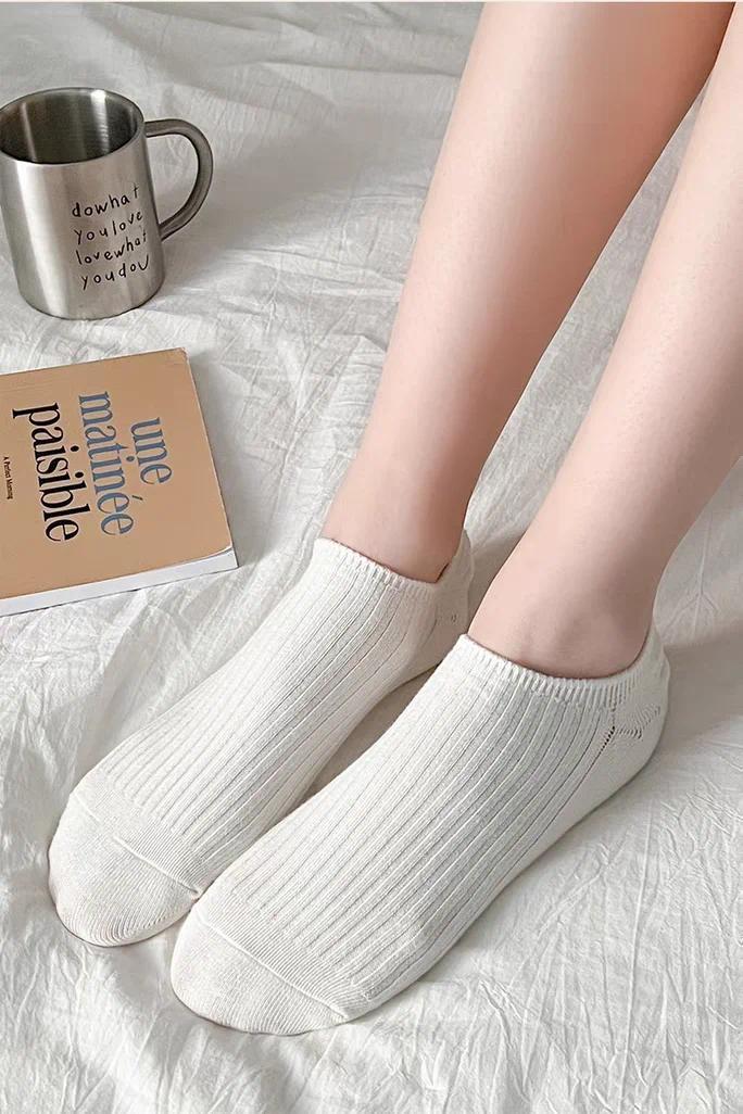 Product Introduction of 5/1Pairs of Short Socks Women's Summer Solid Color Black and White Simple Casual Low Cut Breathable Socks 2