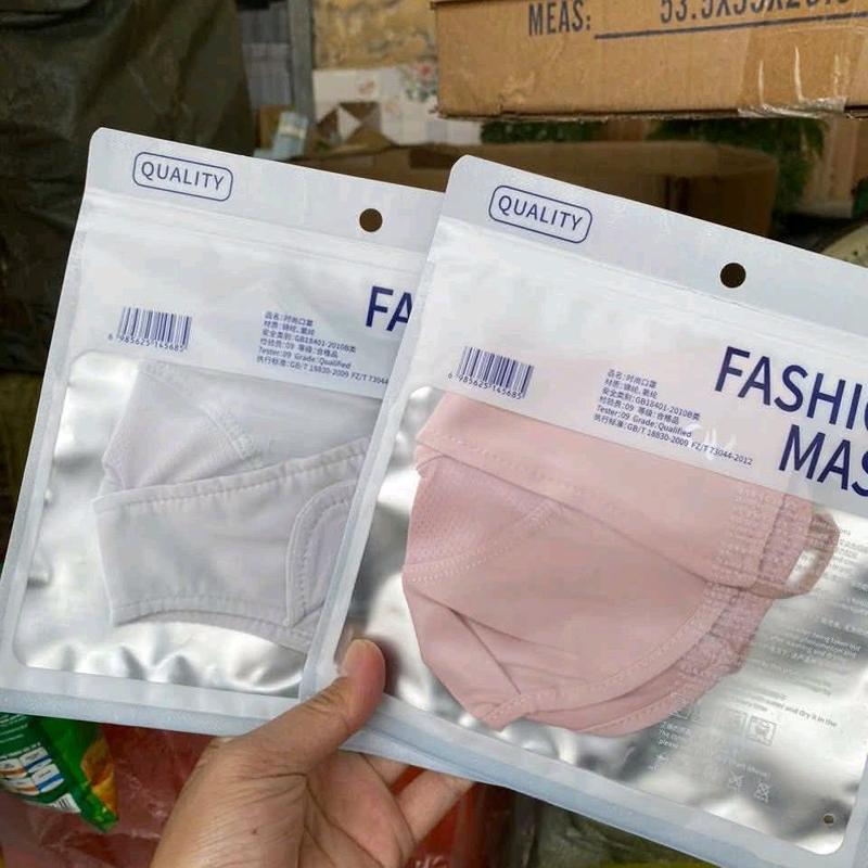 Khẩu trang 5D vải lụa fashion mask , mềm mịn 1