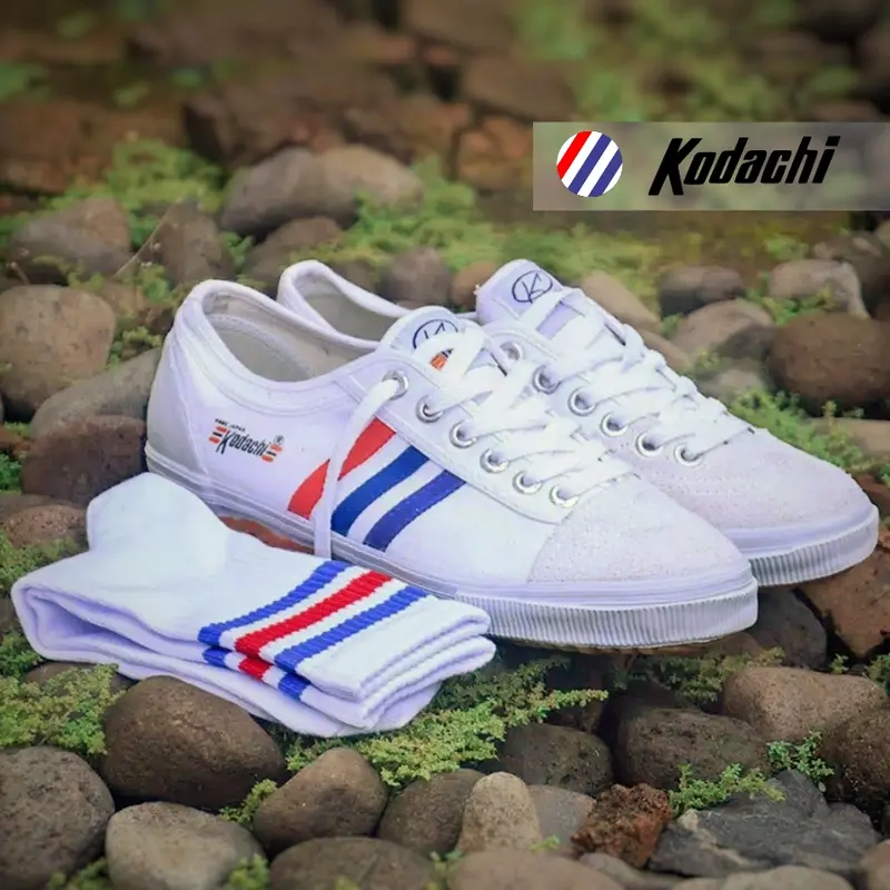 Sepatu Kodachi 8111 Stripe + Kaos Kaki Old School