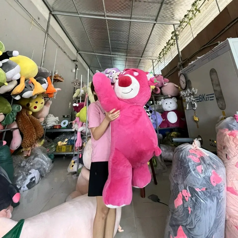 Gấu dâu nằm phiên bản lông thỏ cao cấp size 1M1 siêu to khổng lồ