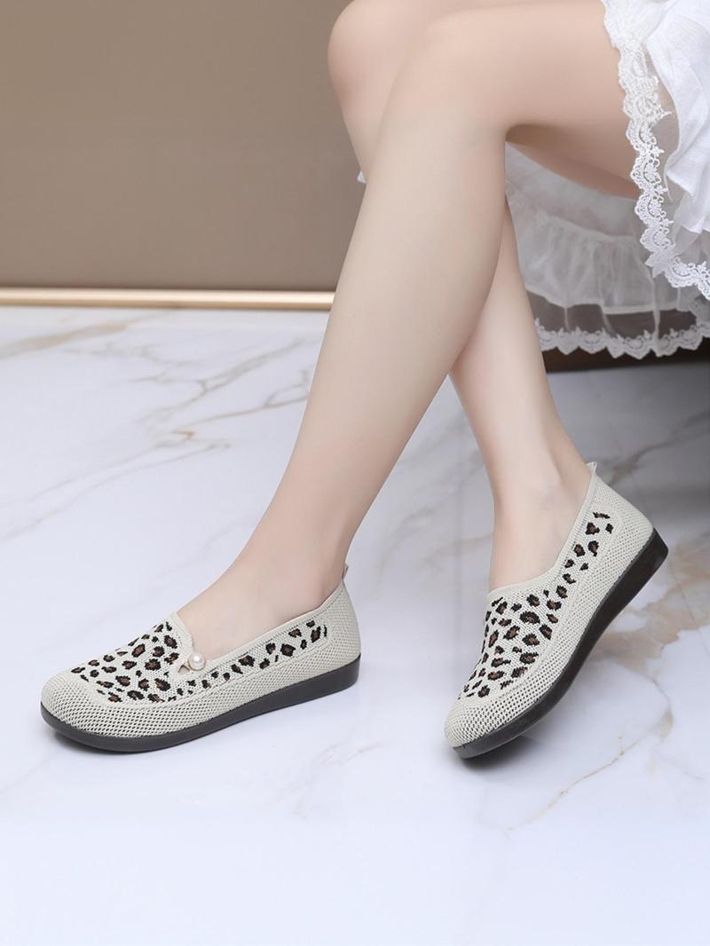 Product Introduction of Women's Fashionable Leopard Print Slip on Sneakers, Casual Comfortable Flat Shoes for Daily Wear, Lightweight Breathable Shoes for Women & Girls 5
