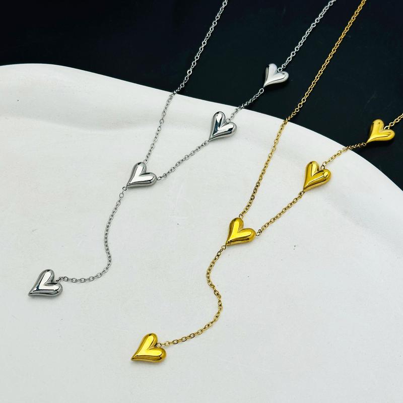 Product Introduction of Heart Golden Non-Fading New Ladies Clavicle Chain Titanium Steel Ornament 3