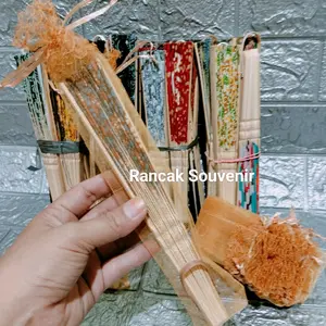 Isi 50 Pcs Souvenir Kipas Batik Jumbo Kemasan Sarung Tile Souvenir Pernikahan Murah Bermanfaat Bambu Kain