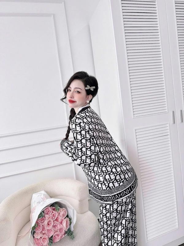 SIZE TO(60-75kg), Đồ bộ nữ, Tay dài quần dài, in họa tiết chữ đen, chất lụa mịn, vải mềm mát 2