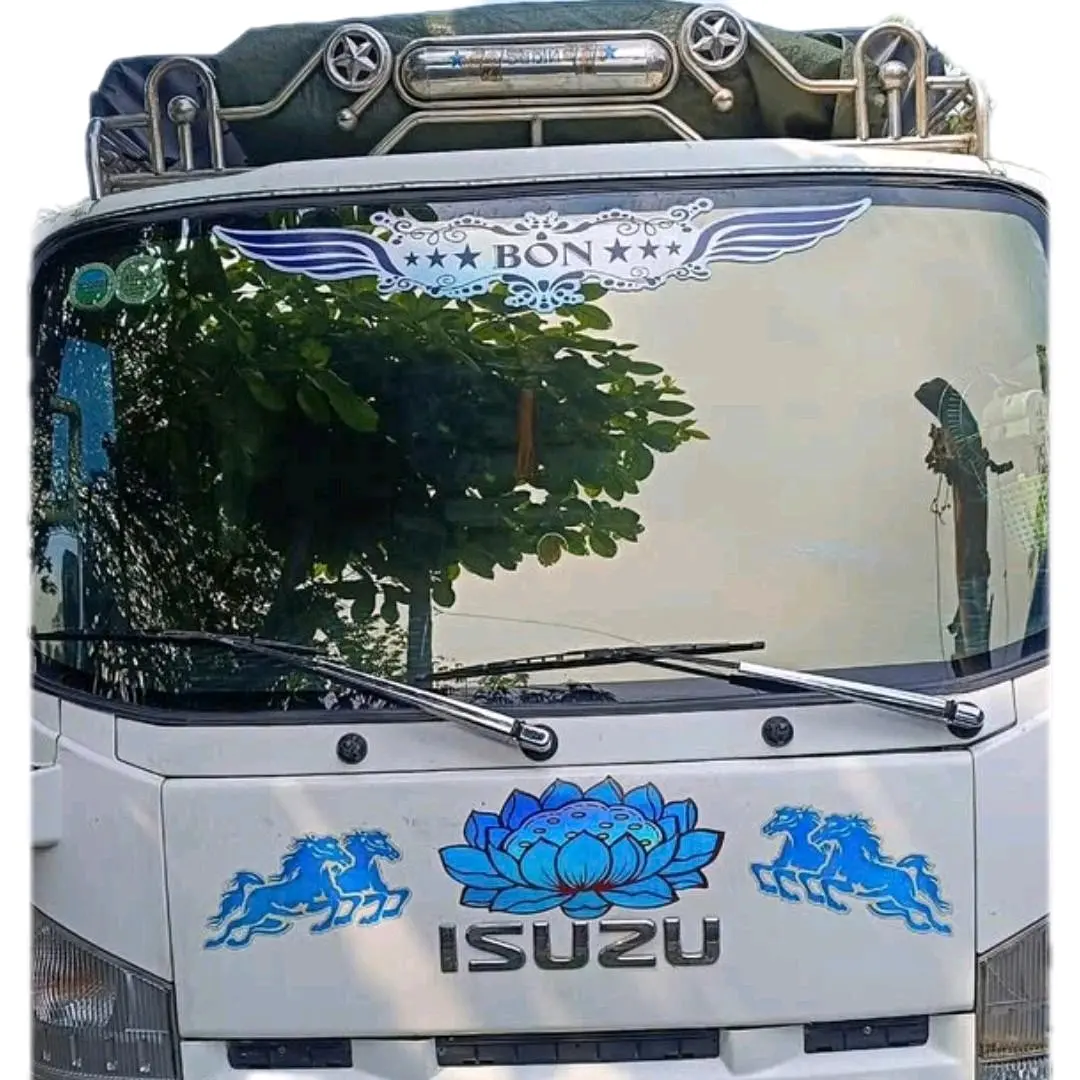 Phim Cách Nhiệt Dán kính lái , Màu Đen Nhạt và màu Phản Quang. Cách nhiệt chống nóng chống nắng cho buồng lái.