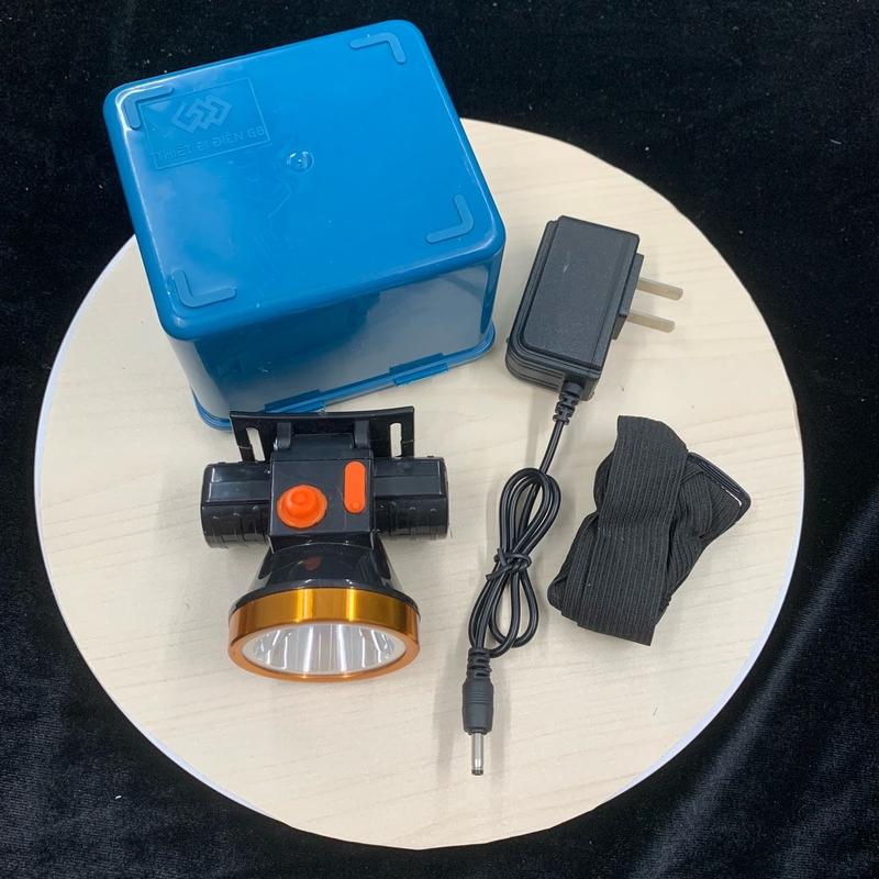 Đèn pin G8 , Sáng Mạnh 4H , Ánh Sáng Trắng ( Có Hộp Đựng , Dây Đeo Và Cục Sạc )