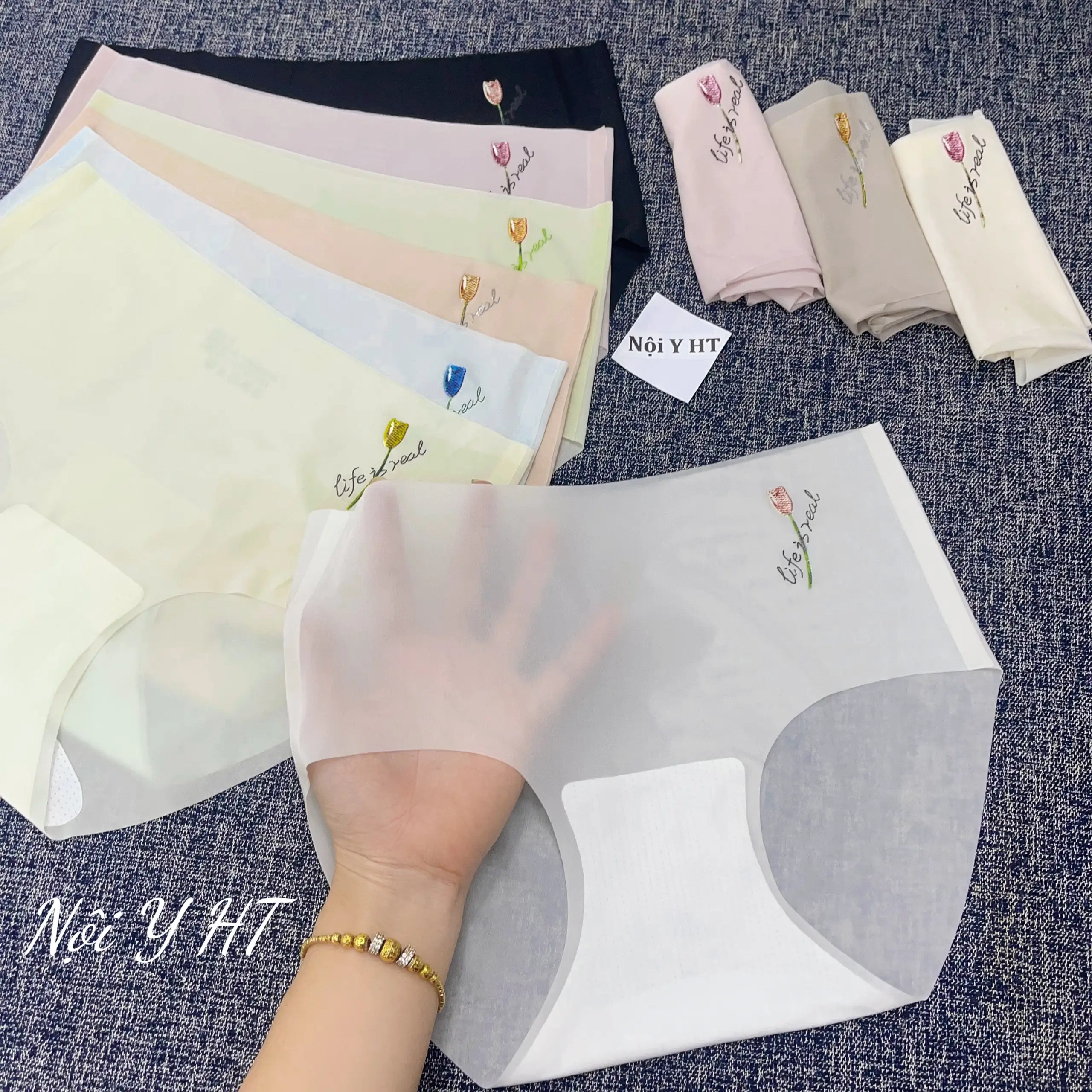 Sét Quần Su Lụa Tàng Hình Hoa Hồng Và Mây Không Viền Nữ Quần Lót Women Kem