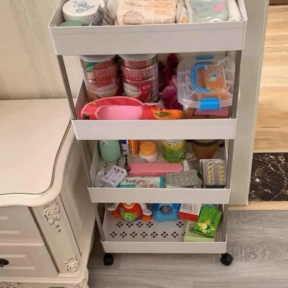 Kệ nhựa 4 tầng đựng đồ dùng trong nhà có bánh xe tiện dụng