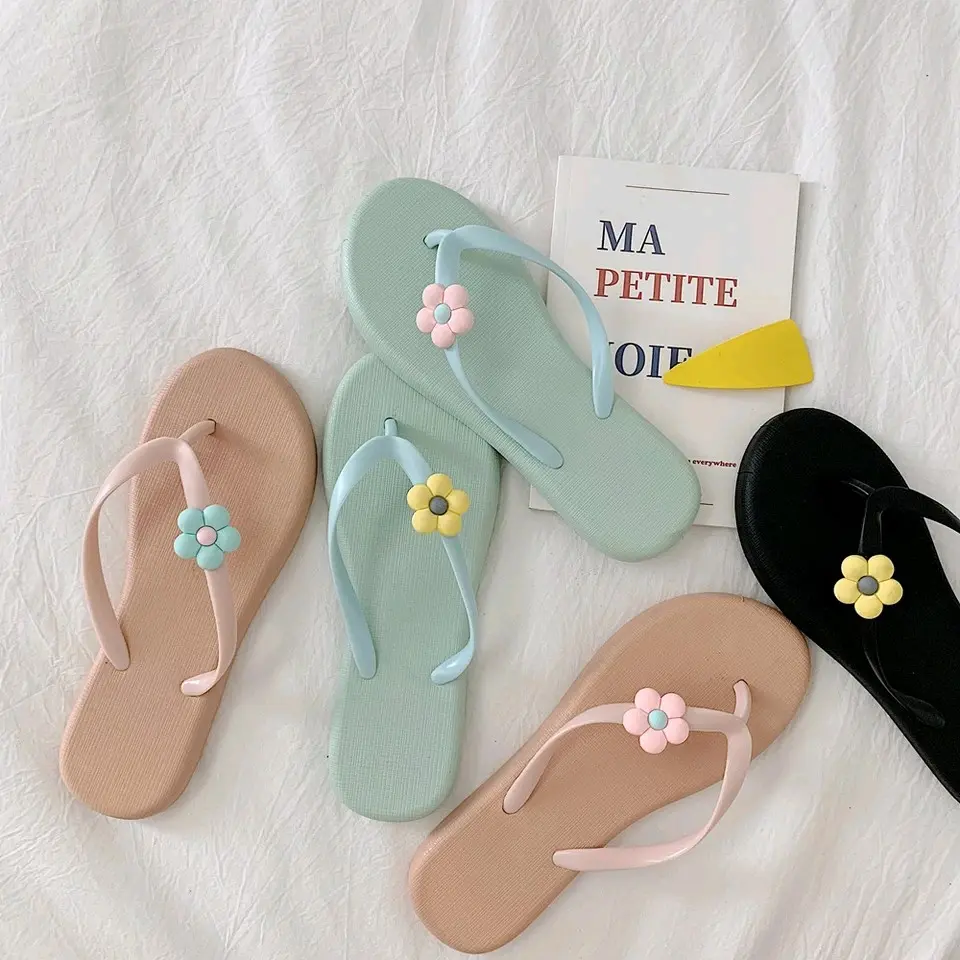 Sandal Jepit Wanita Karakter Bunga
