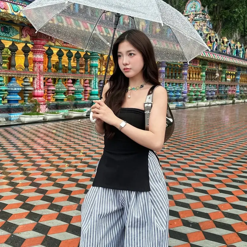 làminapparel - SIDE SLIT TUBE TOP - Áo tube form nhỏ và ôm màu đen dày dặn xẻ tà cuối line áo 4