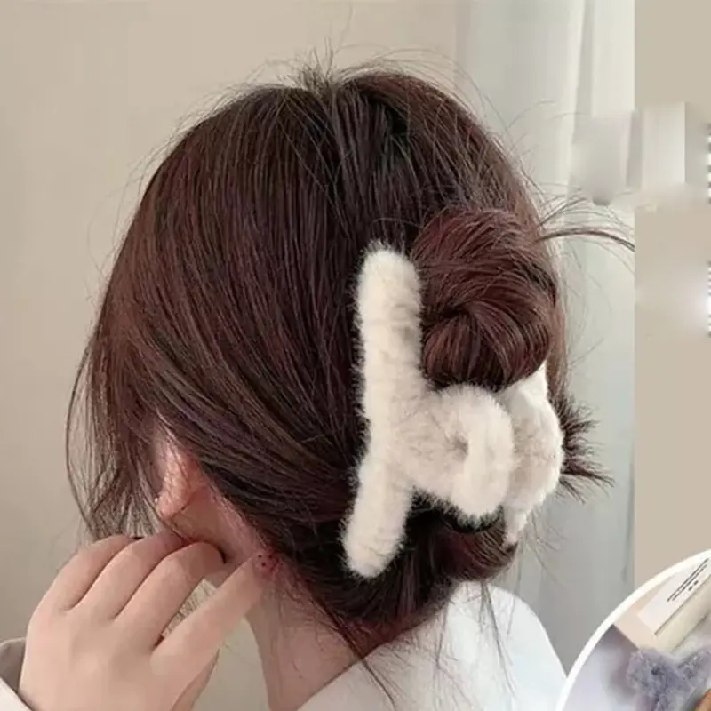 Winter Plush Hair Claw New Faux Fur Elegant Acrylic Hairpins Women Hairs Clip Barrette Crab Headwear Girls Head Accessories