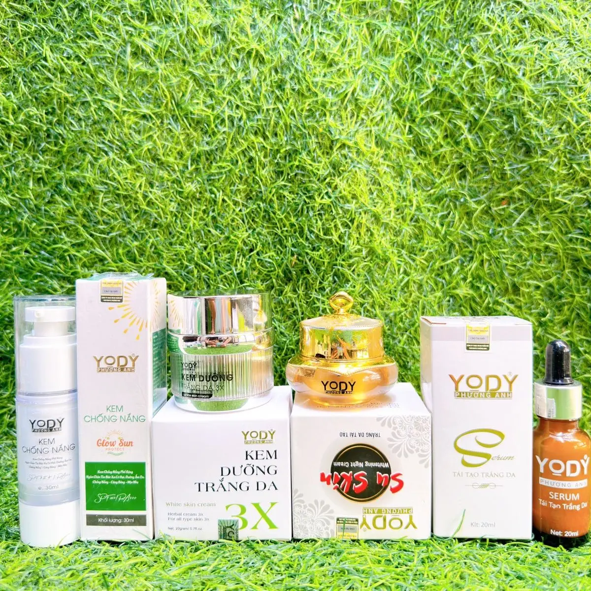 Trọn bộ dưỡng 4 sản phẩm Yody White Phương Anh gồm serum giúp căng bóng chống nhăn 20ml+kem3x giúp sáng da 20gr+ kem suskin giúp cấp ẩm nuôi da 20gr+kem chống nắng 30gr