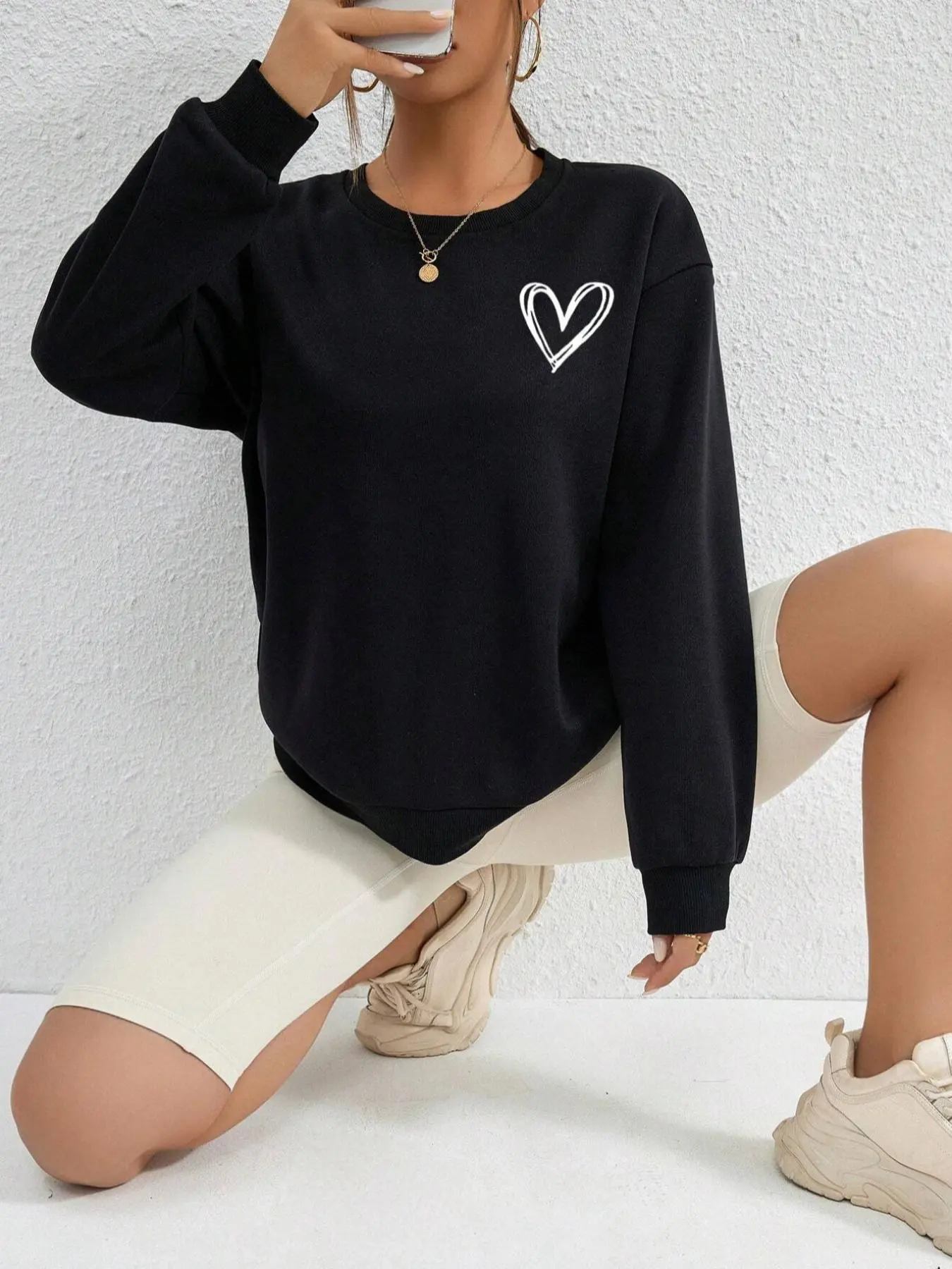 Women's Heart Print Drop Shoulder Pullover, Casual Long Sleeve Crew Neck Sweatshirt for Daily Wear, Ladies Clothes for All Seasons