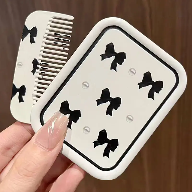 Gương Trang Điểm, Thiết Kế Nắp Lật Thắt Nơ, Gương Bỏ Túi Cầm Tay Hình Chữ Nhật, Dành Cho Phụ Nữ, Có Lược, Thích Hợp Để Trang Điểm, Có Thể Được Sử Dụng Làm Gương Trang Điểm 0
