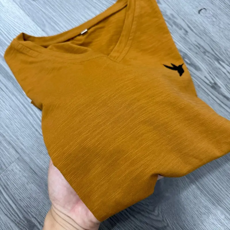 Áo phông nữ kiểu cổ tim thêu ngực chất cotton xước organic baby dư mềm mát, dễ chịu Women Thun Top Cổ Tim 6
