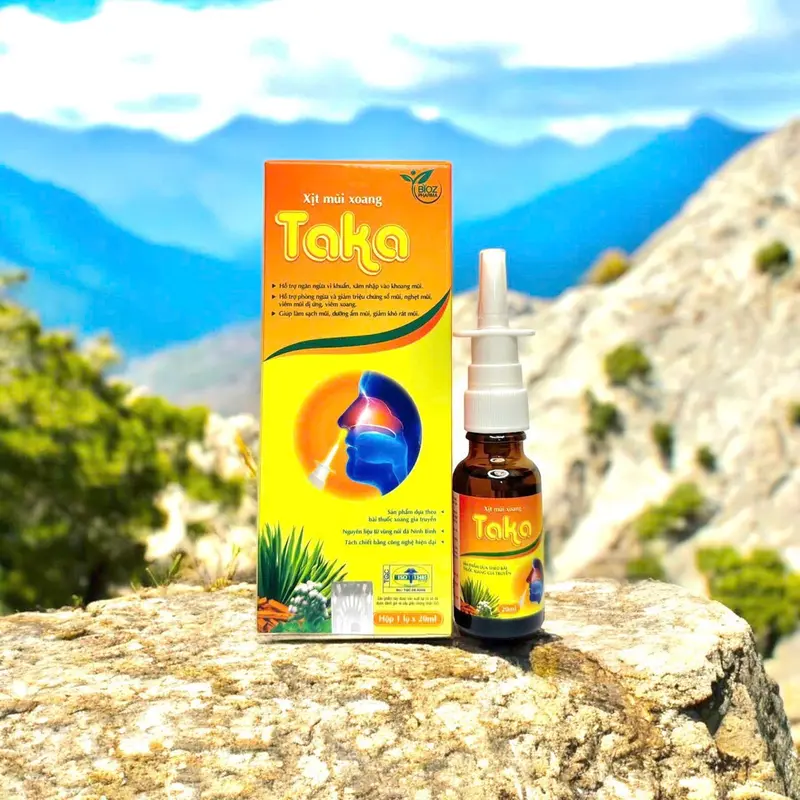 Combo bình rủa mũi xoang và xịt xoang Taka 3