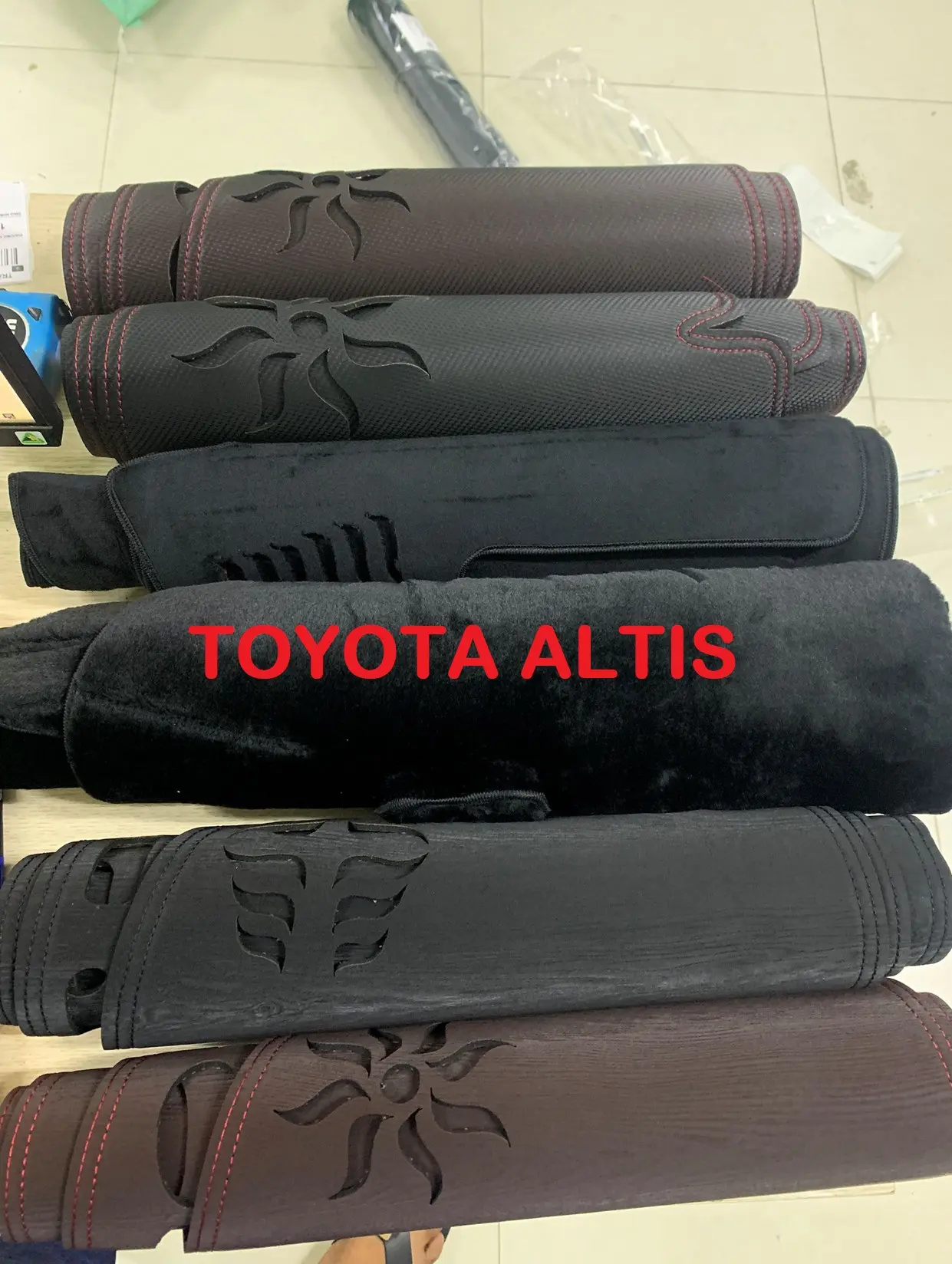 Thảm taplo xe TOYOTA ALTIS 01-07 ALTIS 08-13 ALTIS 14-21 ALTIS 22-23 Chuyentaplo - da carbon chống nắng - chống nóng cho bề mặt taplo Nhung Thảm Taplo