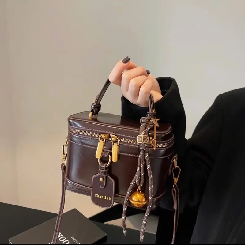 Túi đeo chéo nữ CỐP DA PU cầm tay tiện lợi đi chơi đi làm tặng kèm móc chuông - Kem, Bag, Đeo Vai 6