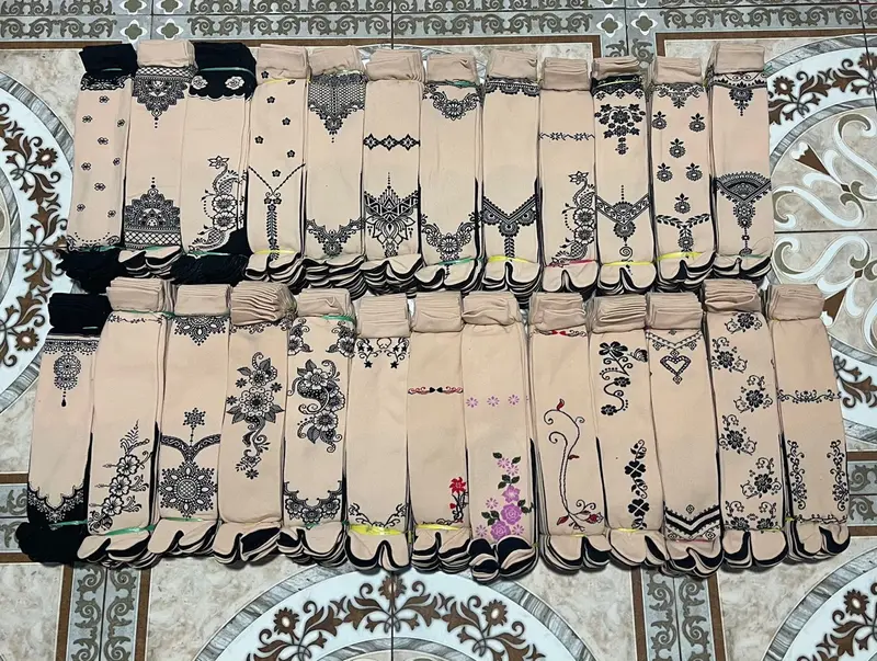 KAOSKAKI SERI KREM CAMPUR MOTIF DEWASA  (KEMAS RAPI) 0