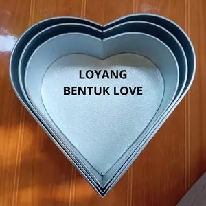 loyang kue loyang bentuk hati dengan ukuran 18,20,22 cm Set Kitchenware