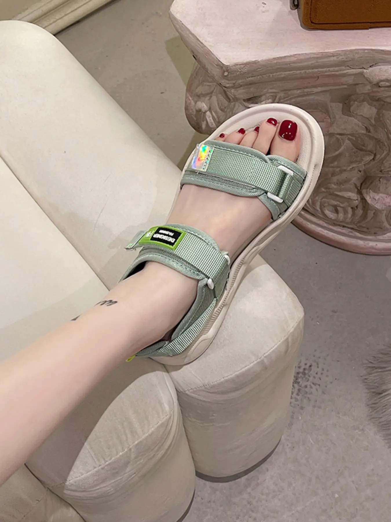 Women's Summer 2024 Fashionable Plain Letter Label Design Adjustable Buckle Design Slingback Sandals, Casual Comfortable Platform Sandals For Summer, Leisure Flat Sandals