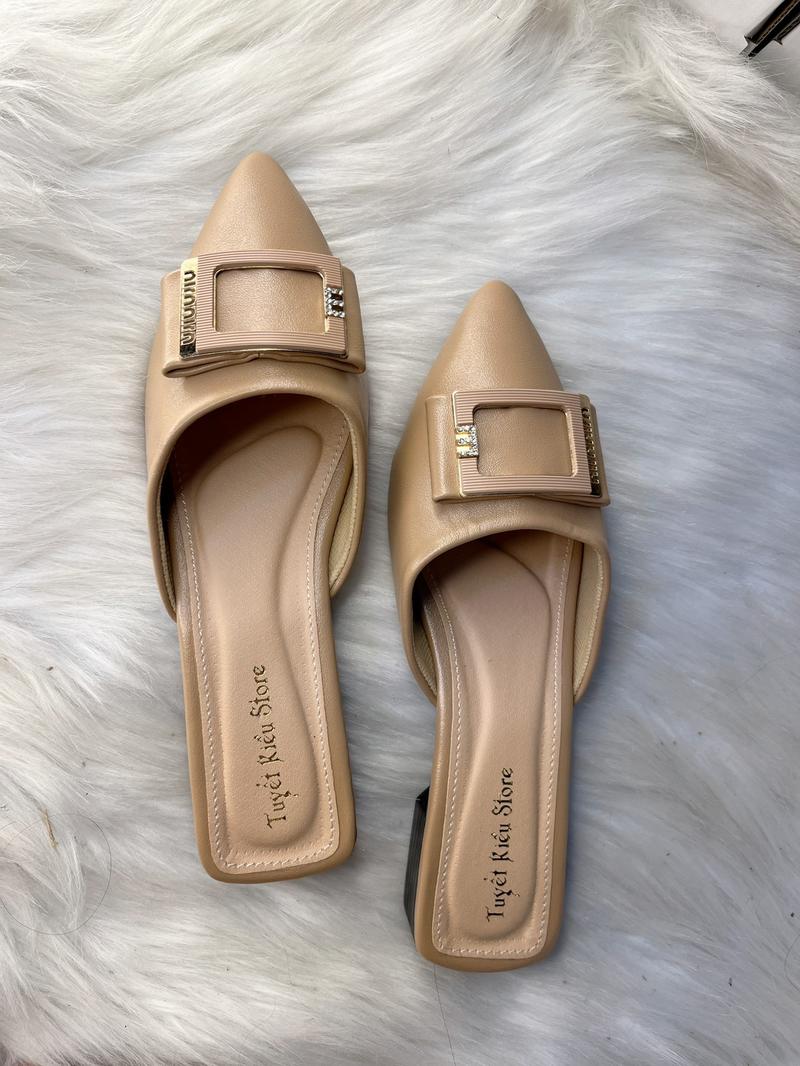 Product Introduction of TUYETKIEUSTORE Sục 3p đính đá điểm nhấn Nữ DéP Shoes Mũi nhọn Women GiàY 2