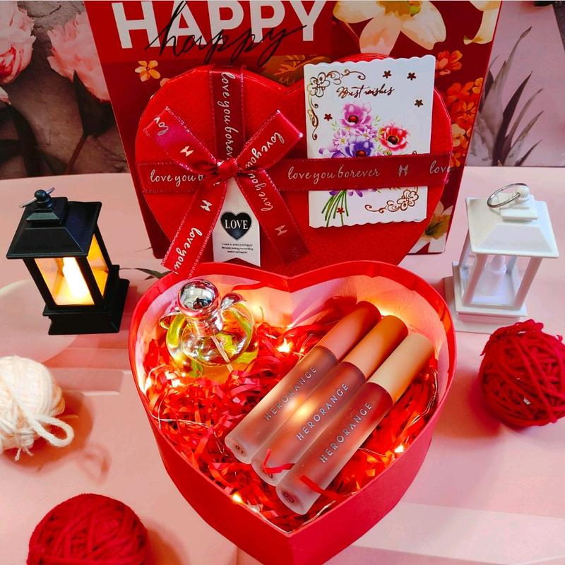 Set bộ quà tặng bạn gái tâm lí mà giá cả lại cự kì sinh viên combo gồm 3 cây son herorange 1 chai nước hoa 30 ml ,đèn led,thiệp,hộp quà,túi quà và phụ kiện trang trí xinh xắn