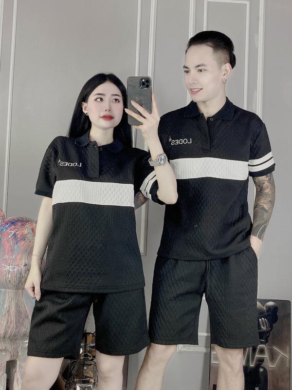 Set áo thun cổ trụ nam nữ thun xốp in nổi cao cấp ảnh thật shop chụp Menswear