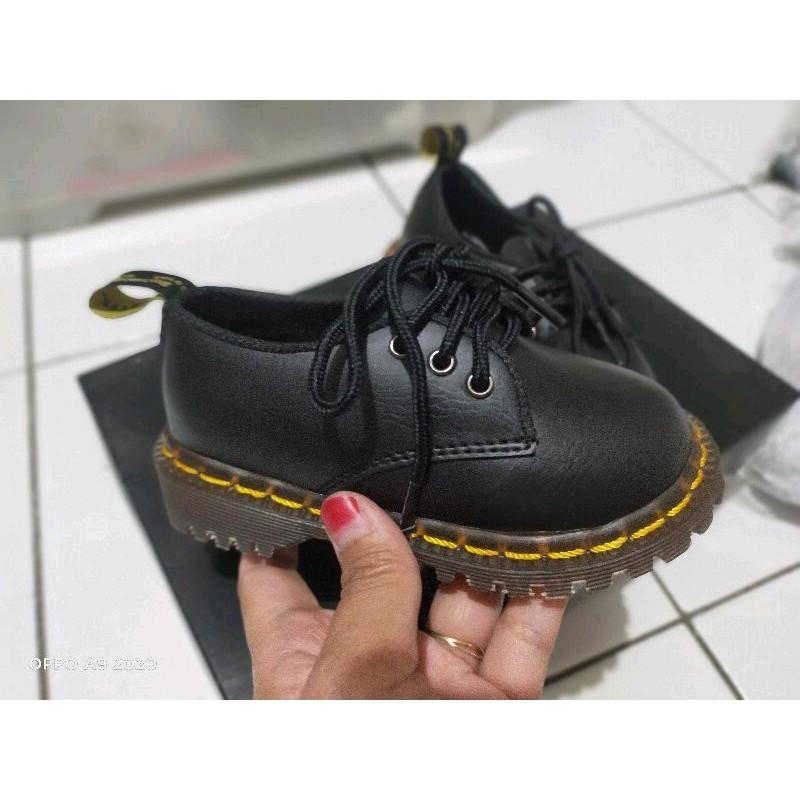 Sepatu docmart kids Black 3 hole 2
