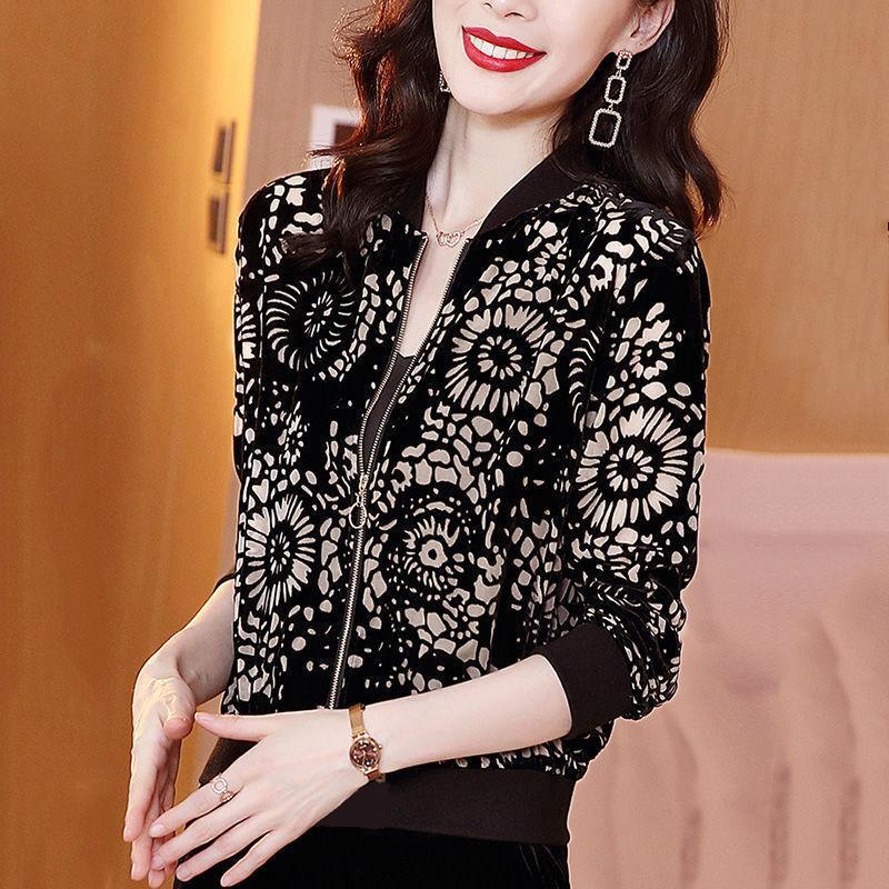 Product Introduction of Golden Velvet Short Jackets Autumn and Winter Fashion Women's Clothing 6