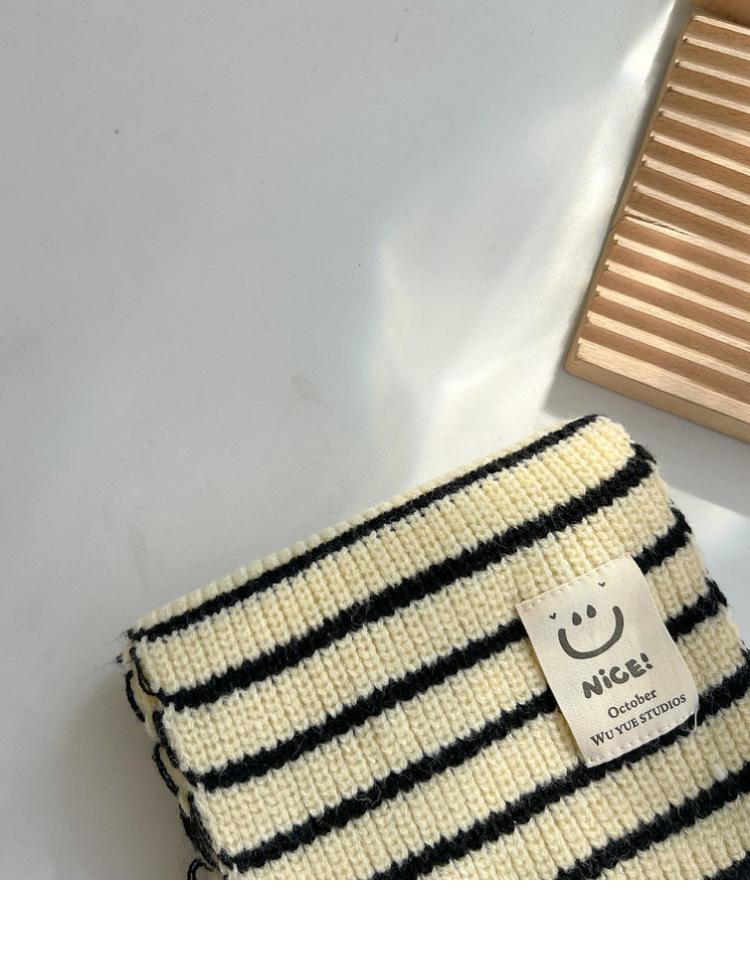 Product Introduction of Classic Striped South Korea Children's Scarf Smiley Patch Thickened Warm Western Style All-Matching Men and Women Baby Bib Winter 9