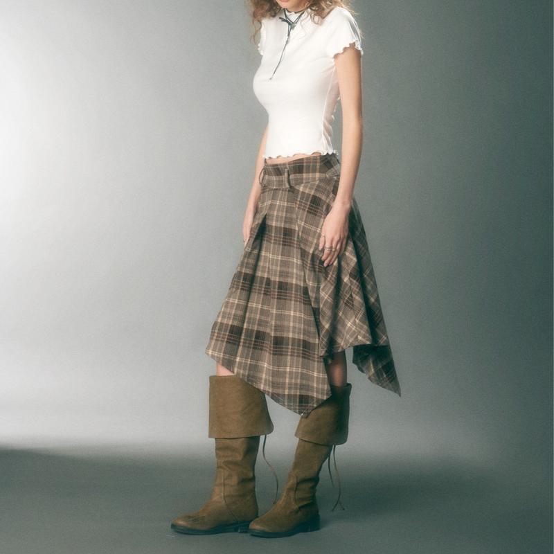 Chân váy dáng lửng tà bất đối xứng INTO.EIGHT thiết kế (CLOVER SKIRT) 0