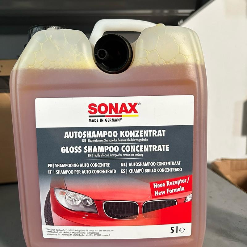 Nước Rửa Xe Sonax Gloss Shampoo concentrate 314500 5 lít