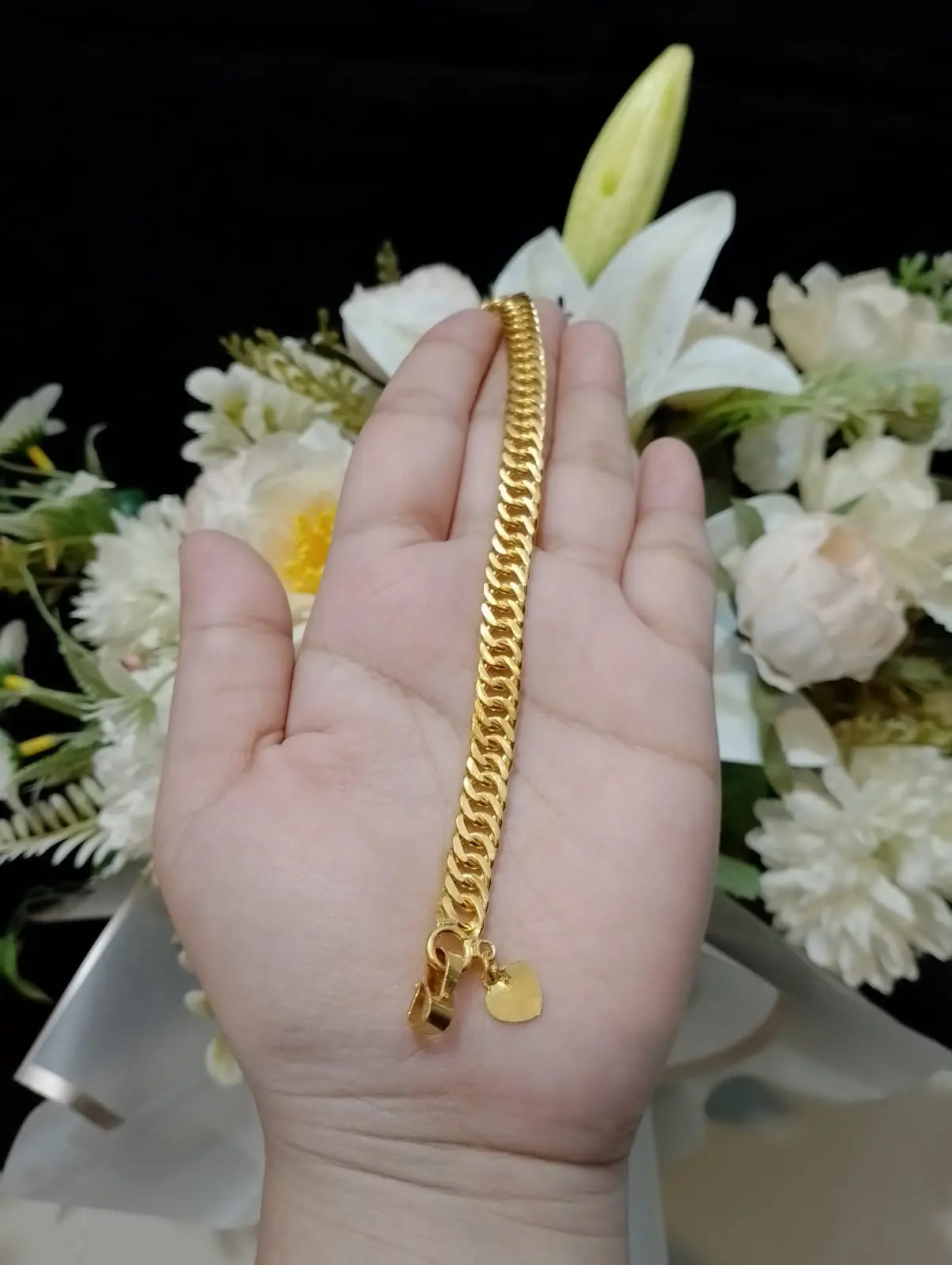 Perhiasan Gelang Rantai Sedang Tercantik