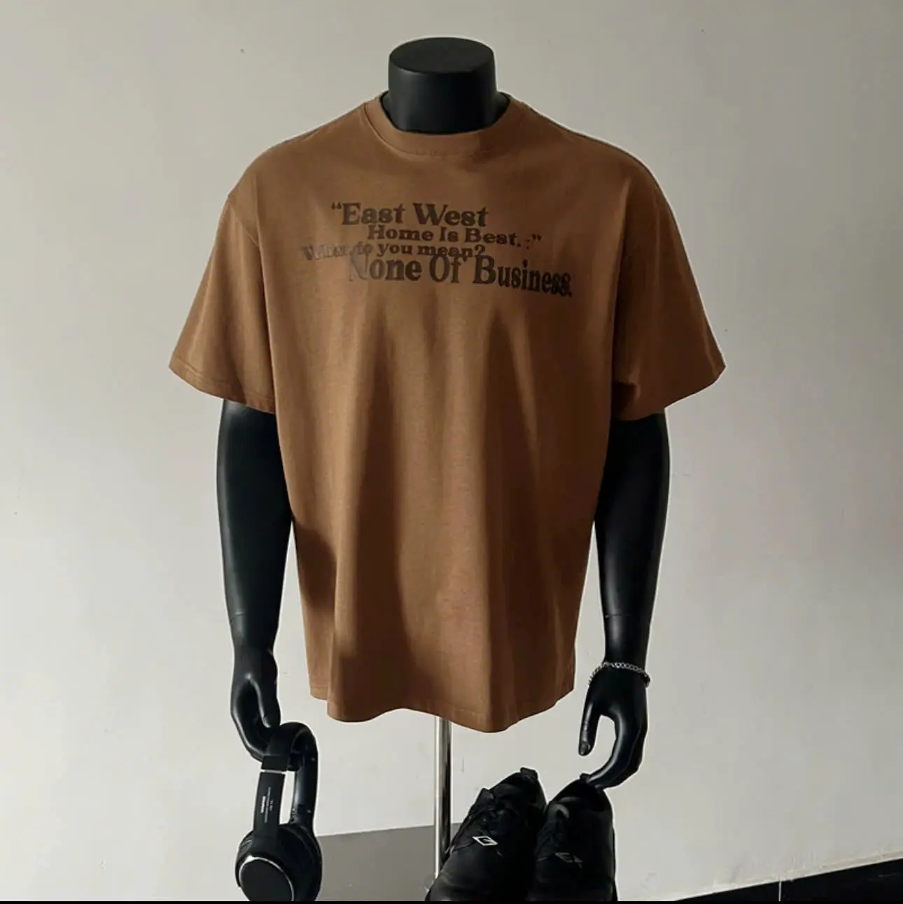 Áo thun Stee Cổ tròn in EAST WEST Localbrand IBENXOPI Unisex Menwear Cotton