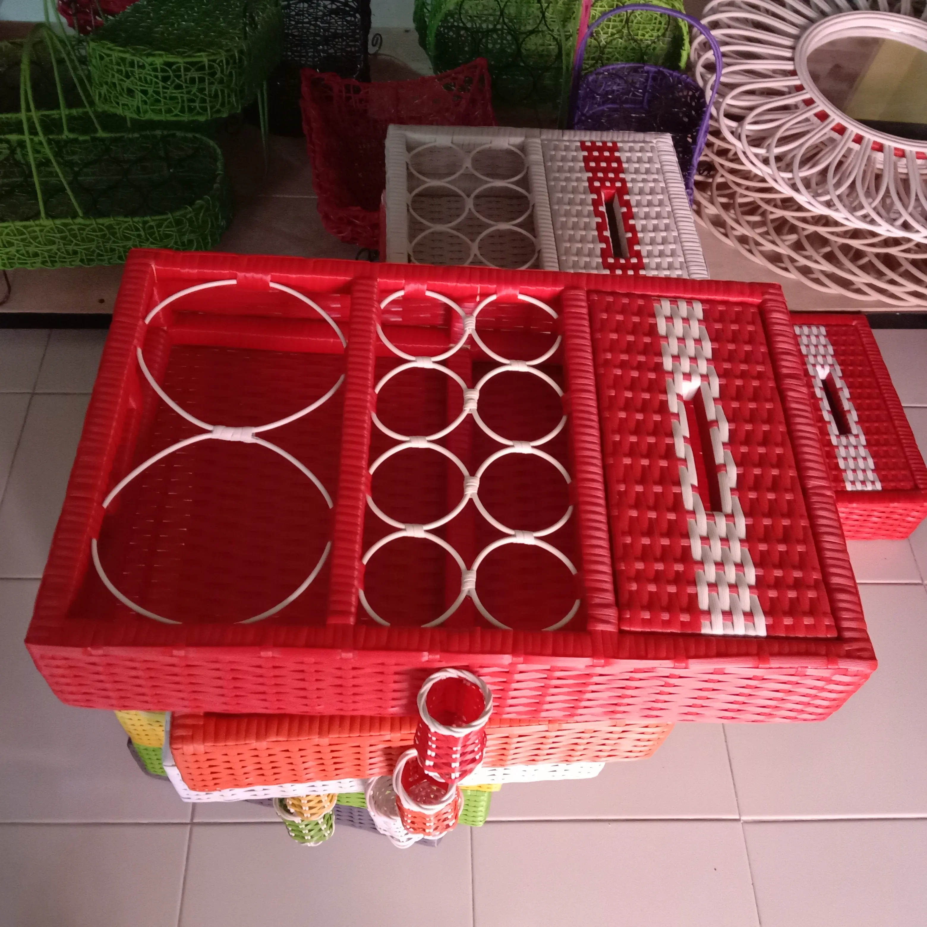 free kardus 3 IN 1 TEMPAT TISU DAN AKUA GELAS TEMPAT TOPLES PERMEN COKLAT MULTIFUNGSI Tempat tisu dan tempat aqua gelas Tempat serbaguna + tutup  tempat permen Toples permen keranjang rotan keranjang karakter keranjang plastik souvenir Mobil Buah