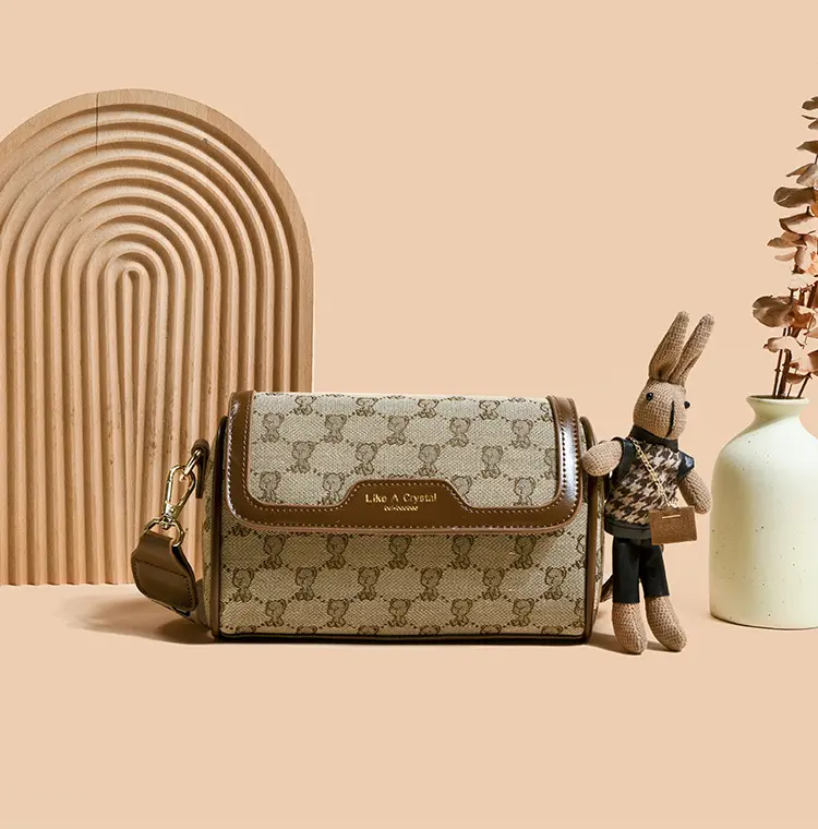 Túi xách nữ đeo vai đeo chéo form trống họa tiết gấu size 20 trẻ trung sang chảnh Bag Da